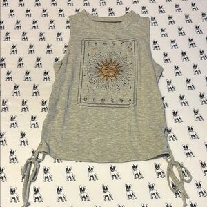 No boundaries Gray Sleeveless Top with Sun Graphic